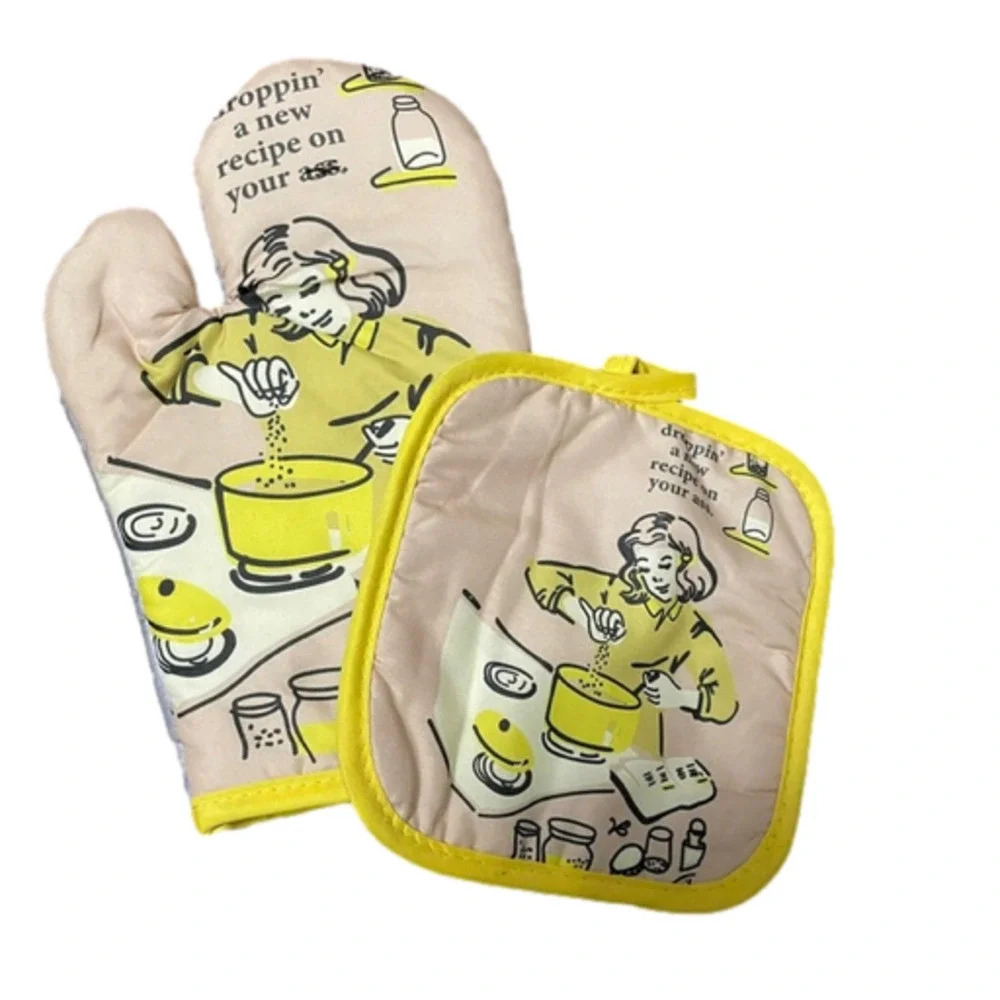 Vintage looking oven mitt  and pot holder (swear crossed out in photo)